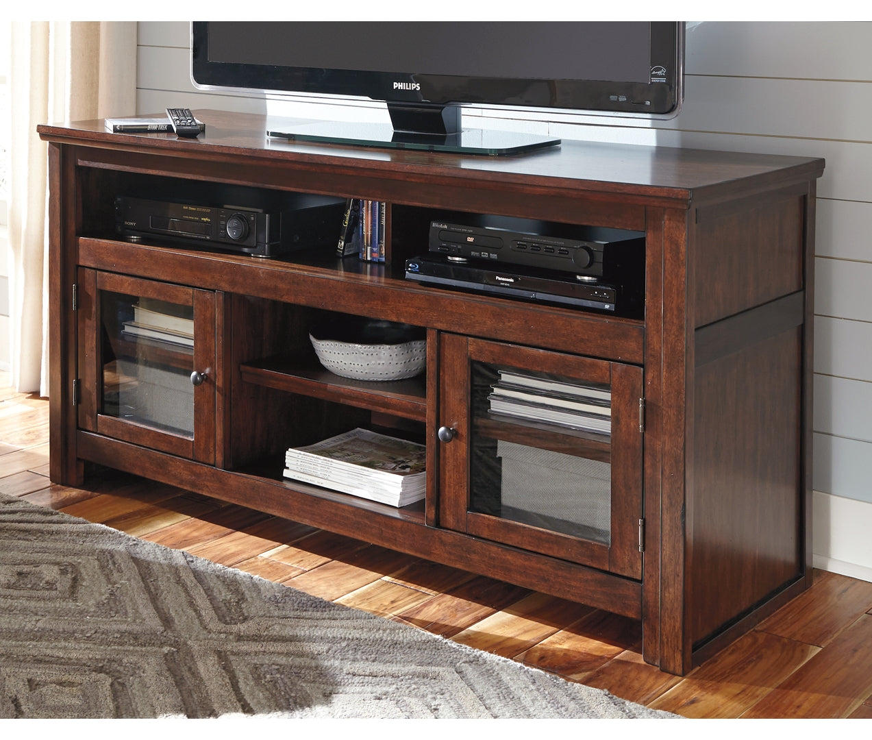 Harpan 60" TV Stand