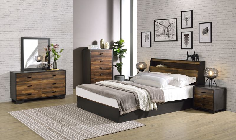 Hydesville Queen Bed W/Storage