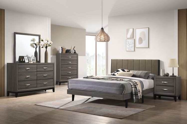 Daljinder Queen Bed