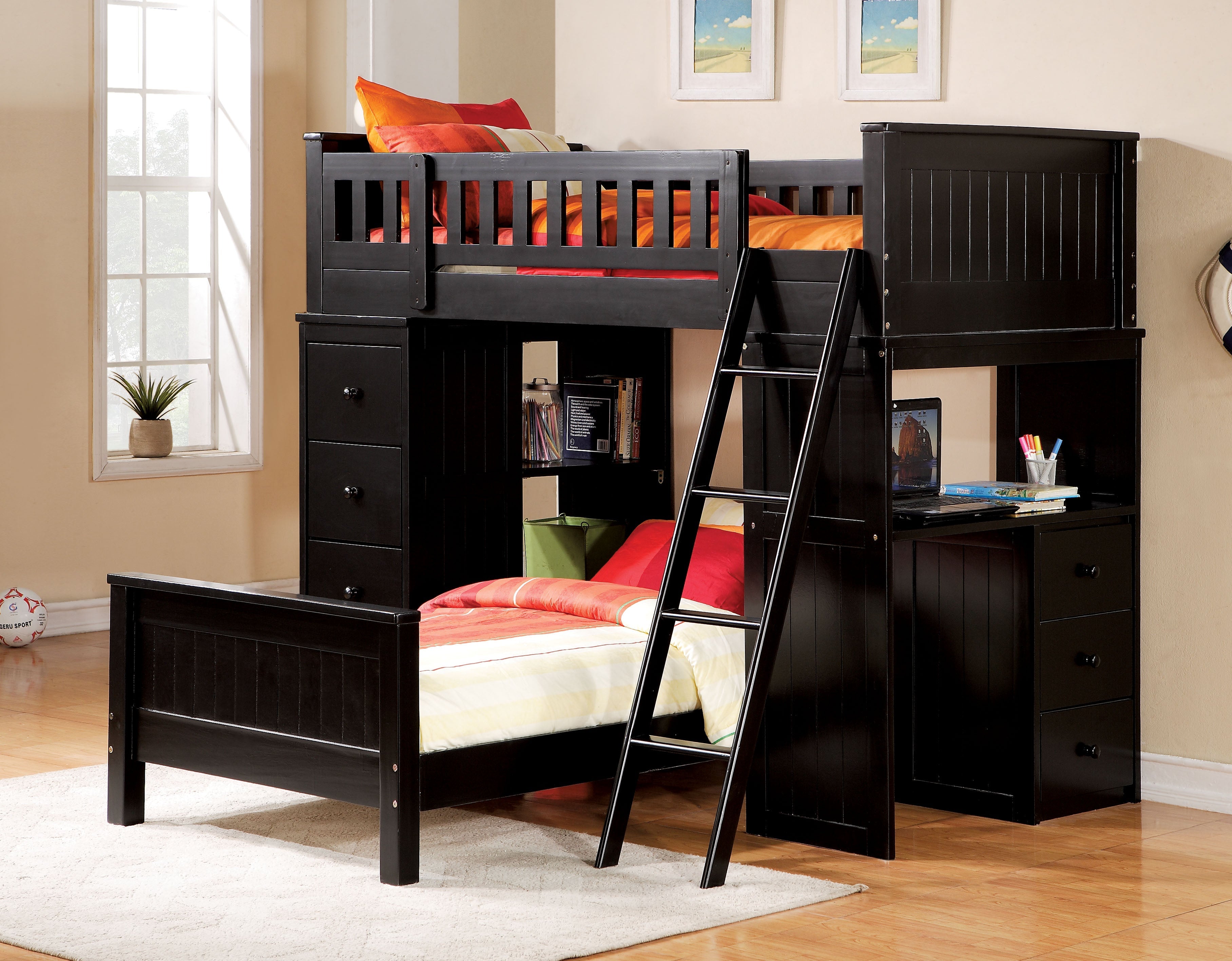 Chelyn Classical Willoughby Collection Bed Twin Black