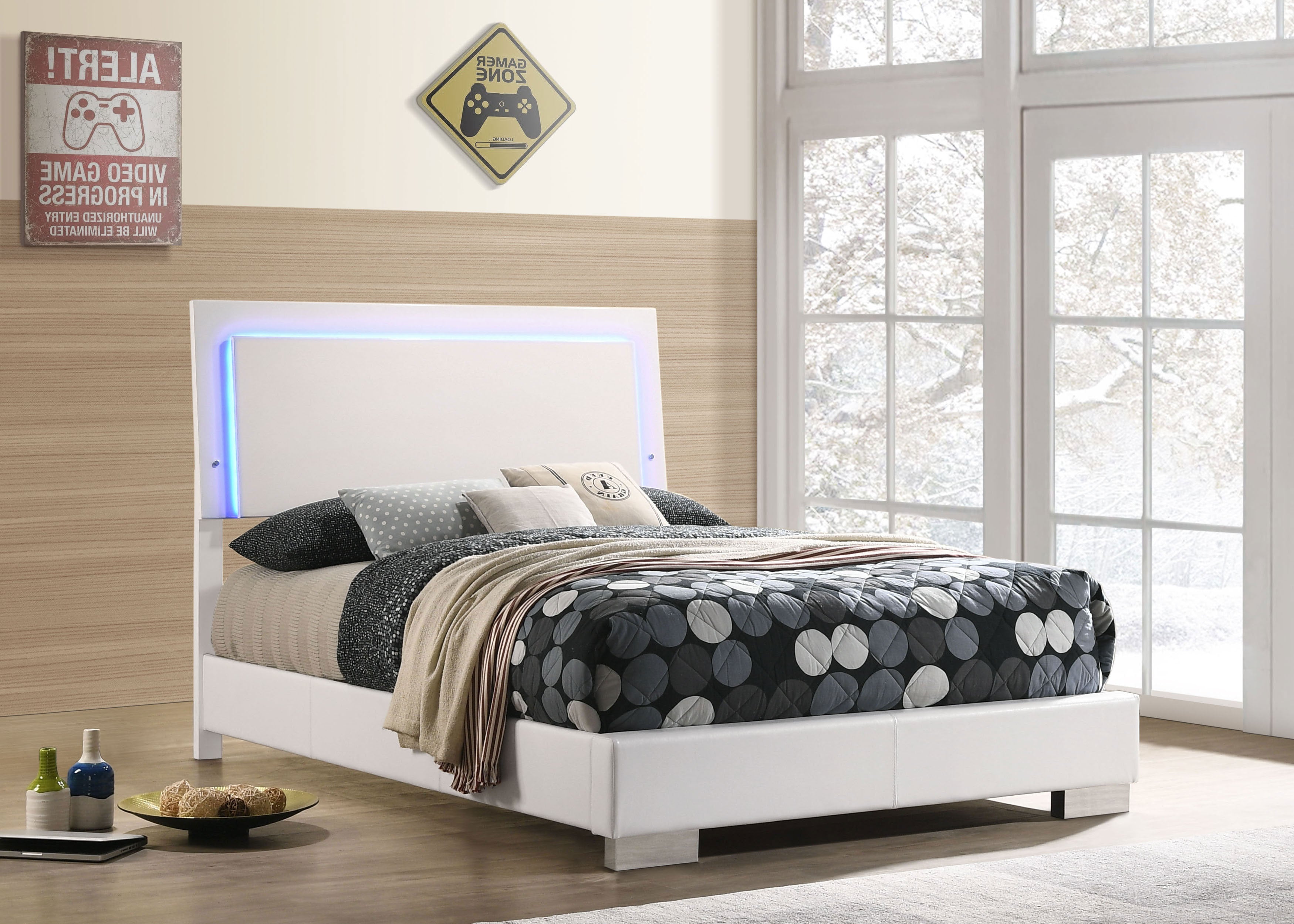 Felicity Modern Style Ultra-Glossy White Panel Bed