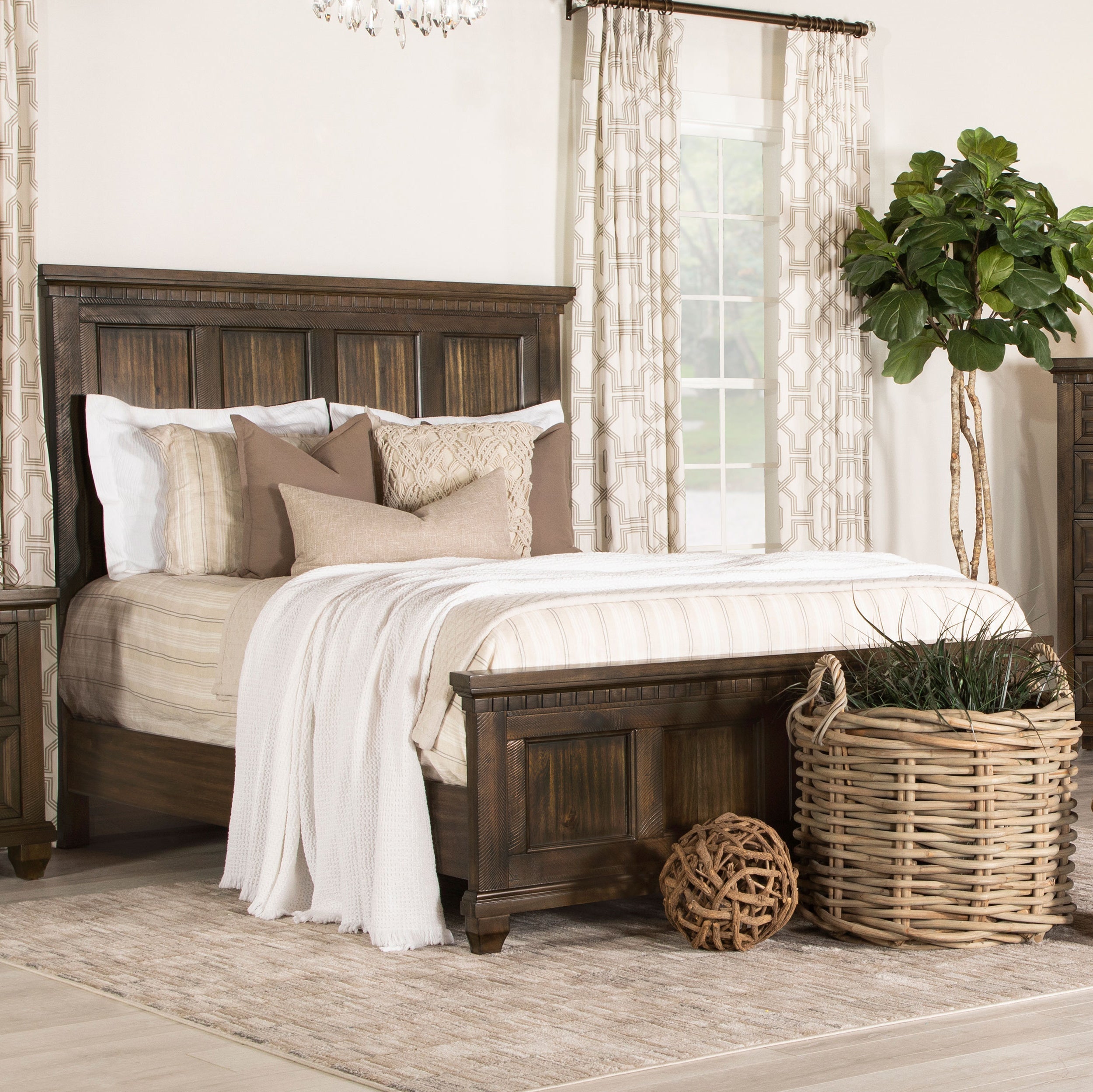 Bennington Rectangular Classic Style with Vintage Bed Acacia Brown