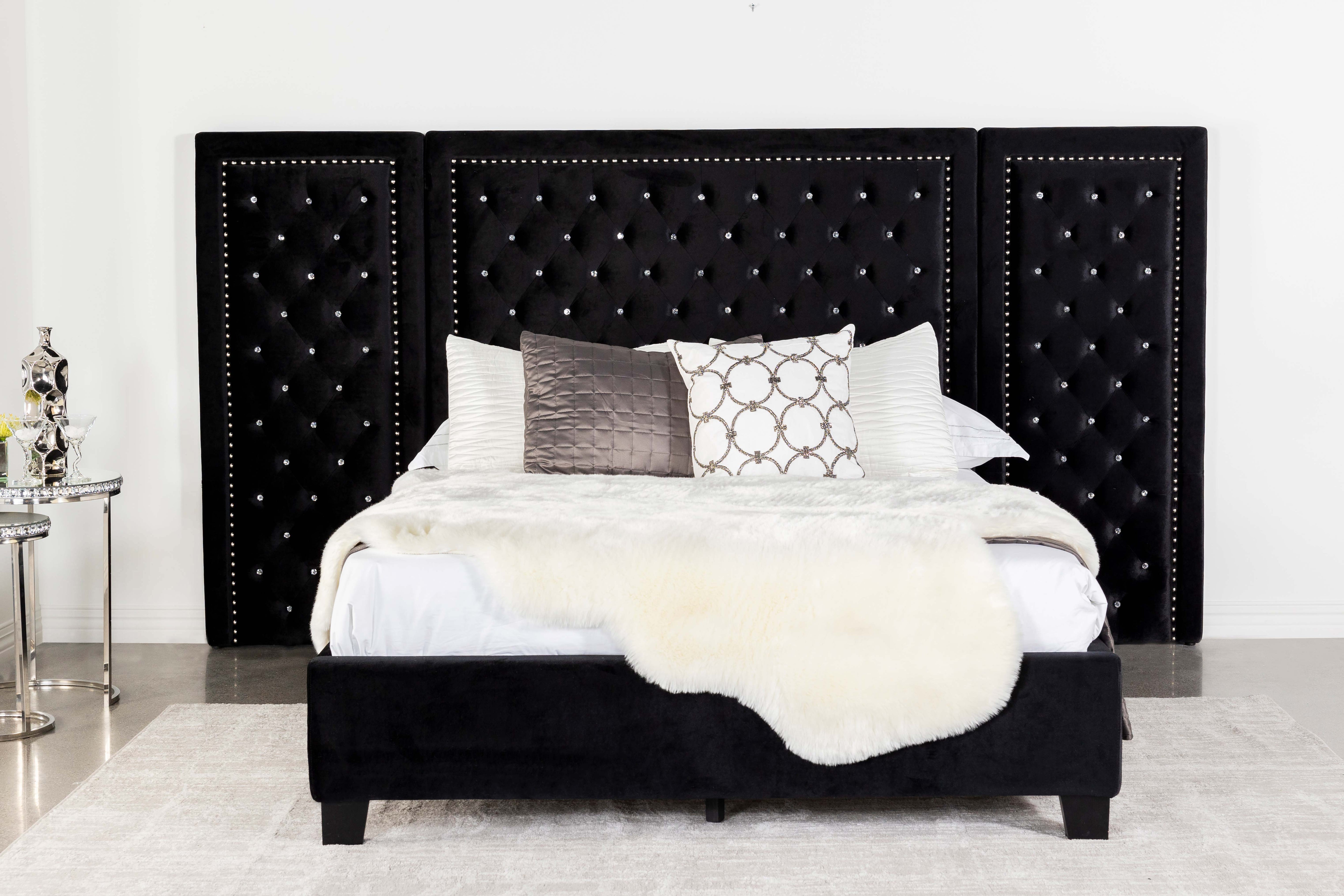 Hailey Modern Upholstered Tufted Platform Bed Black