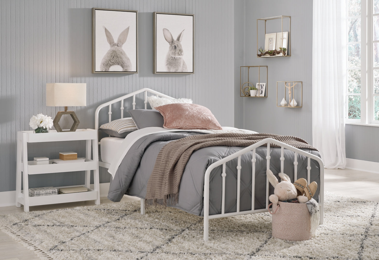 Trentlore Stylish Metal Bed