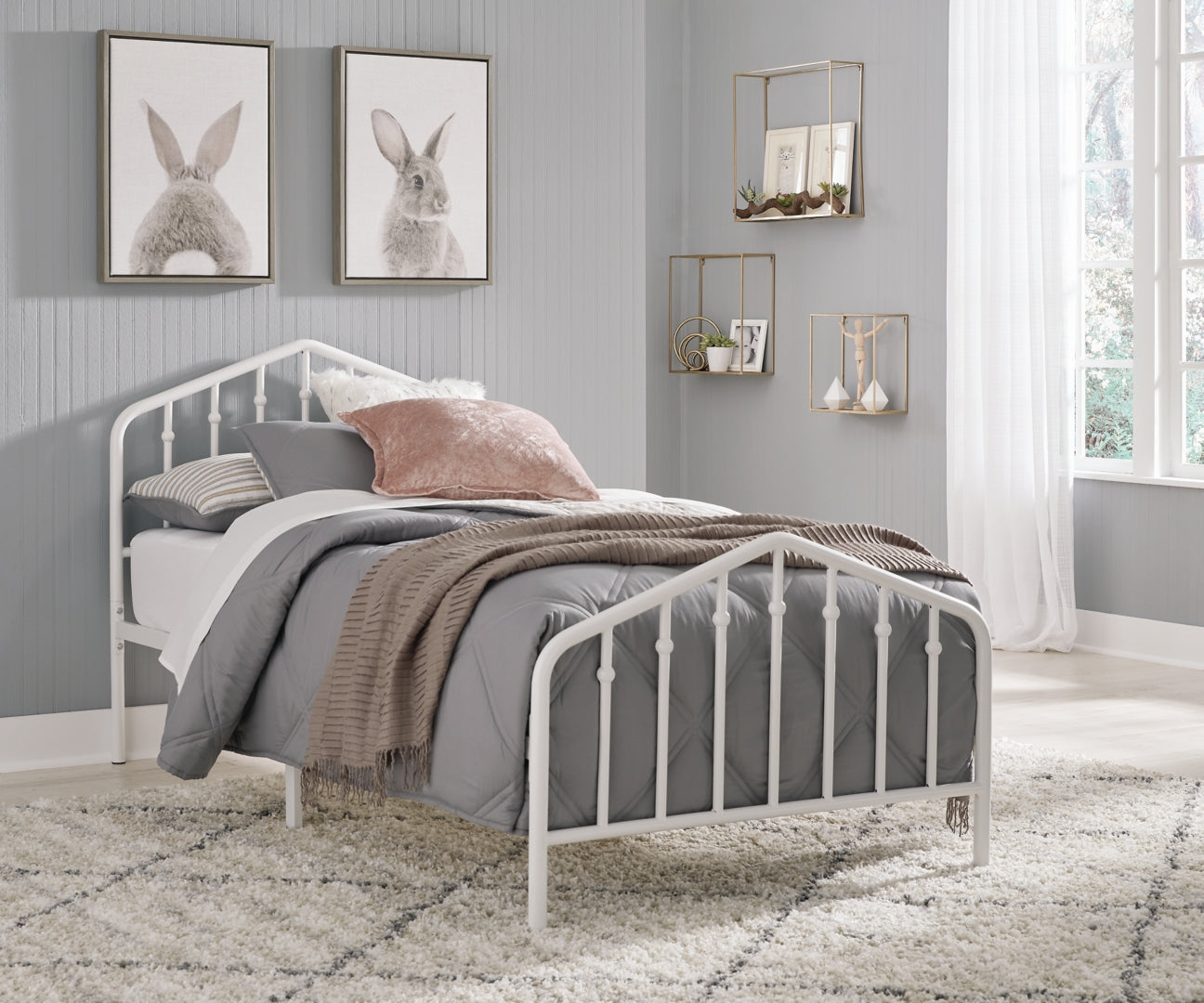 Trentlore Stylish Metal Bed