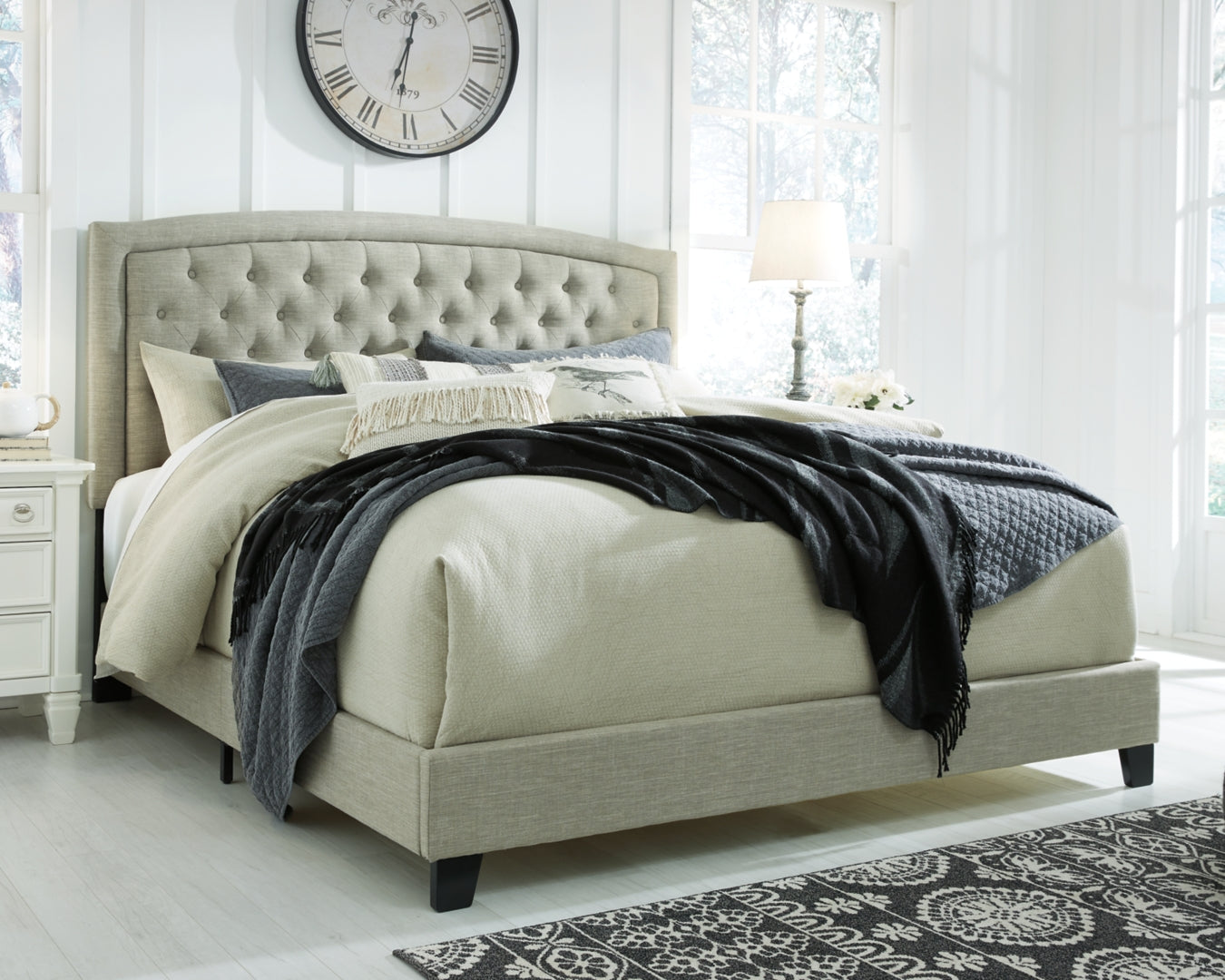 Jerary Traditional Upholstered Bed