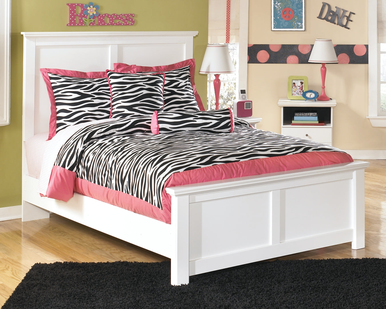 Bostwick Modern Classic vibe Shoals Panel Bed