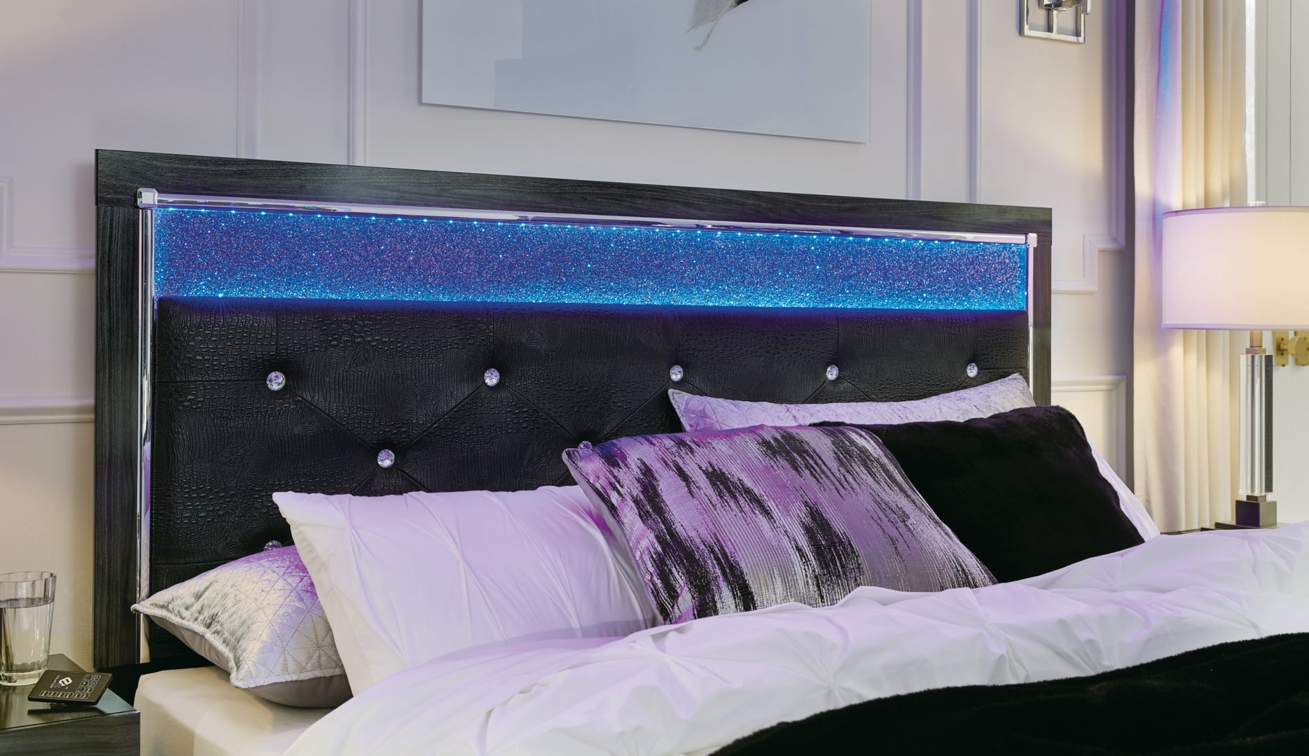 Kaydell Luxurious Look Hollywood-Chic Style Bed