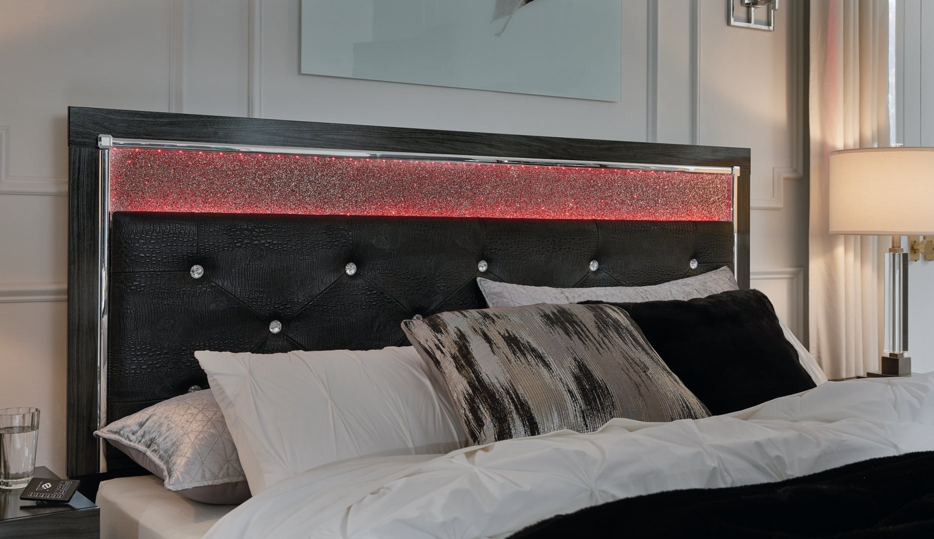 Kaydell Luxurious Look Hollywood-Chic Style Bed