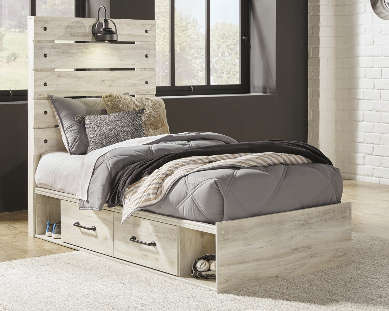 Cambeck King, Queen Panel Bed With Drawers, Color Whitewash