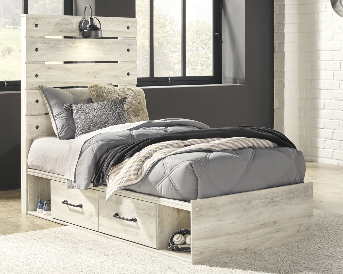 Cambeck King, Queen Panel Bed With Drawers, Color Whitewash