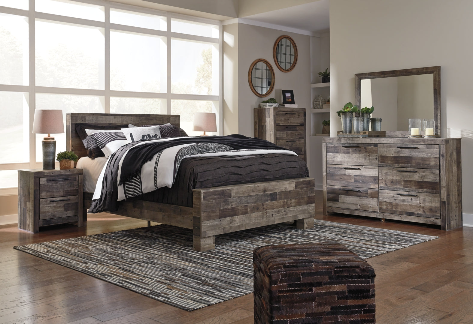 Derekson Modern Beauteous Look Bed