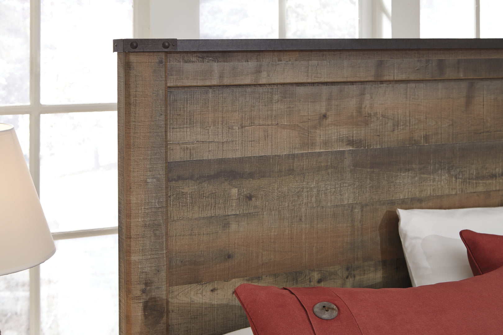 Trinell Rustic Finish Bed