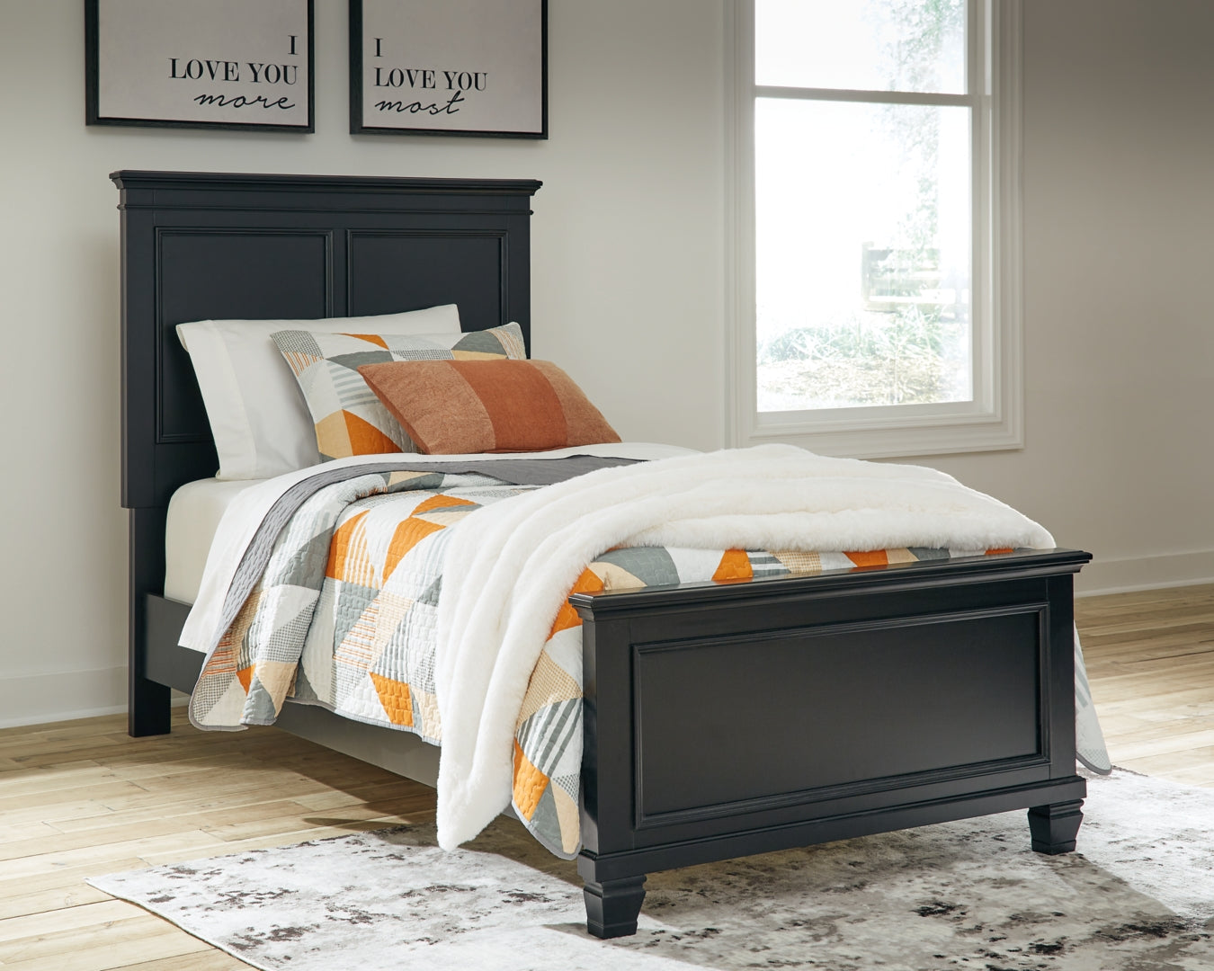 Lanolee Time-Honored Look Panel Bed