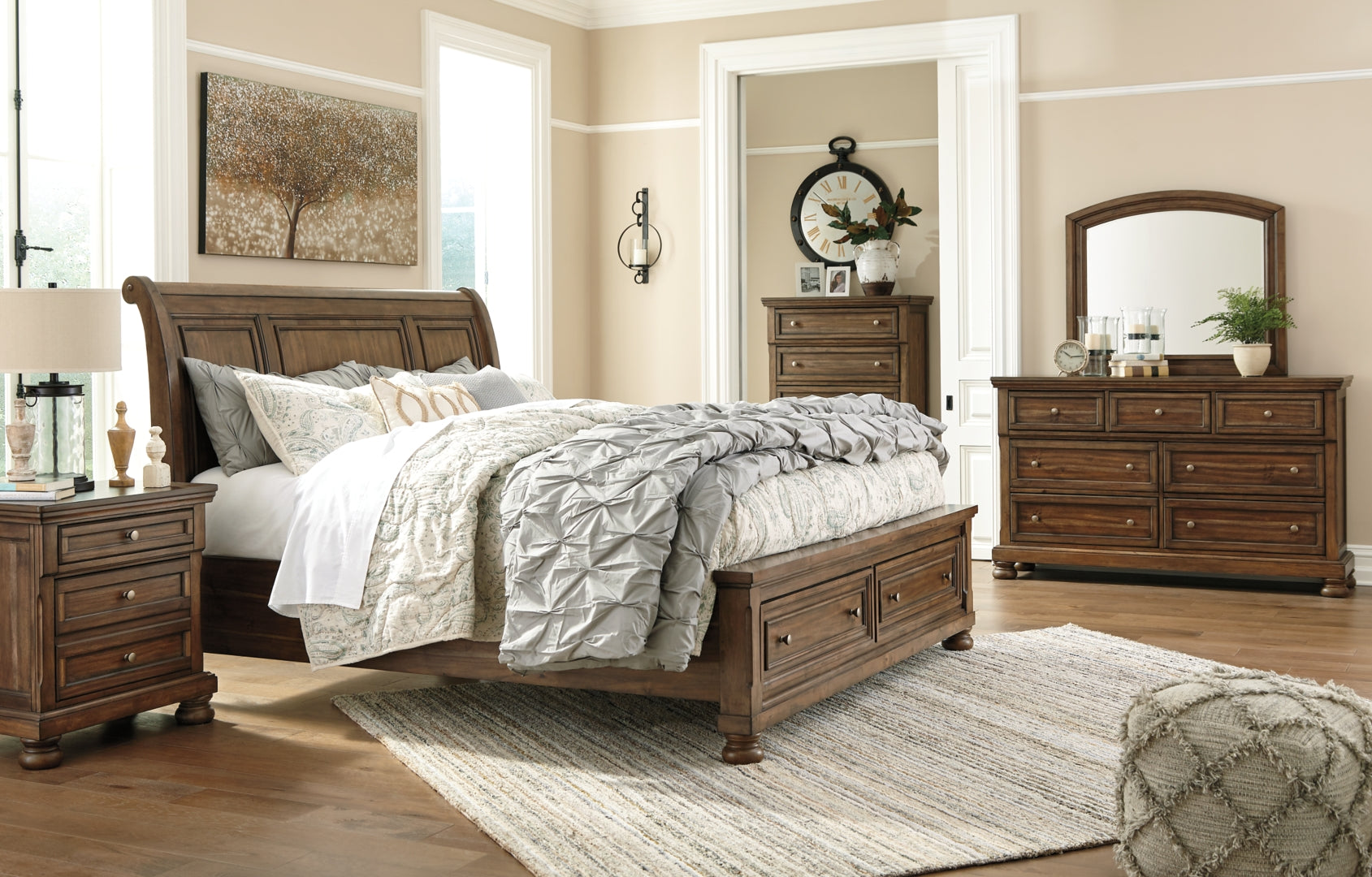 Flynnter Traditional Style Tobacco Brown Finish Bed