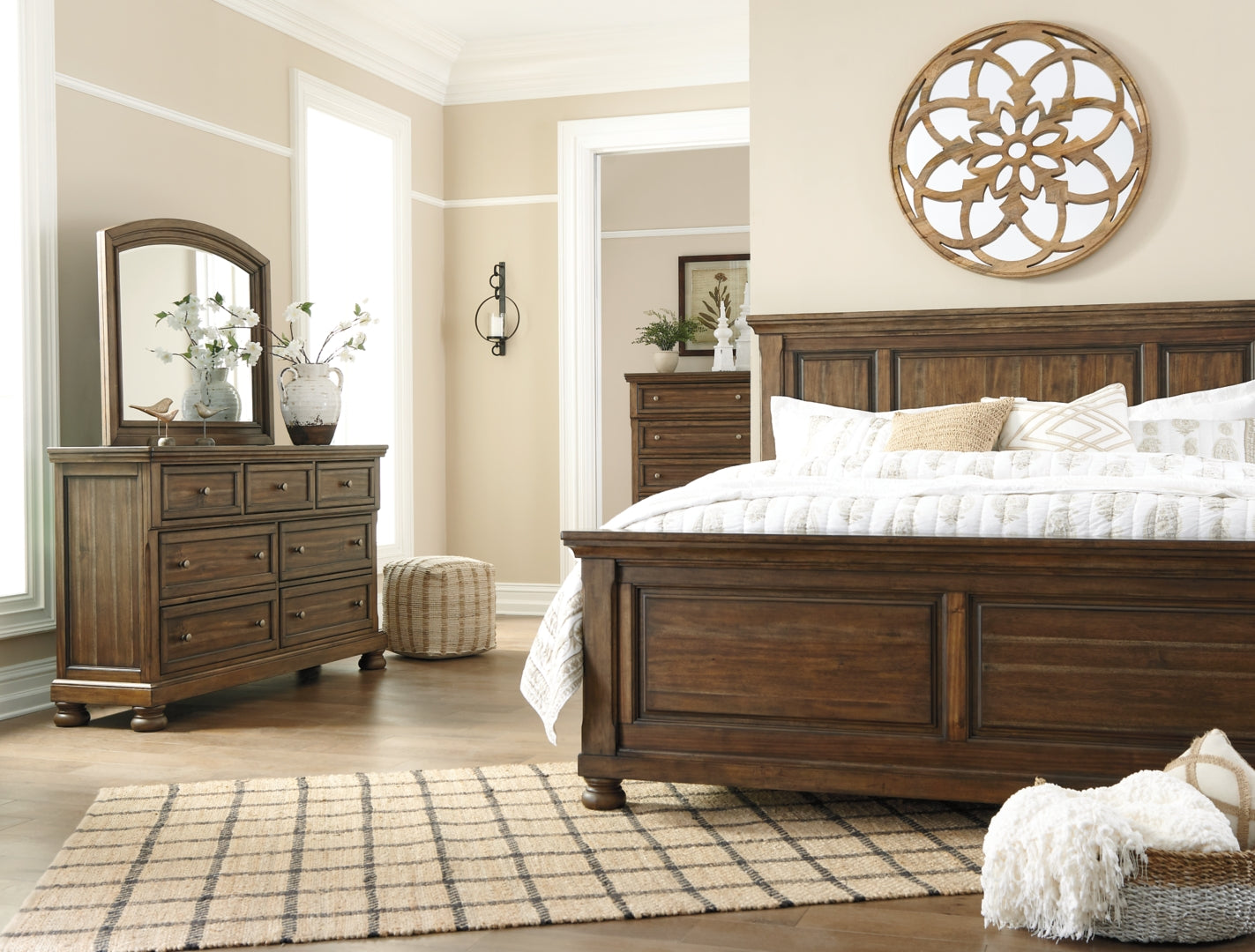 Flynnter Traditional Style Tobacco Brown Finish Bed