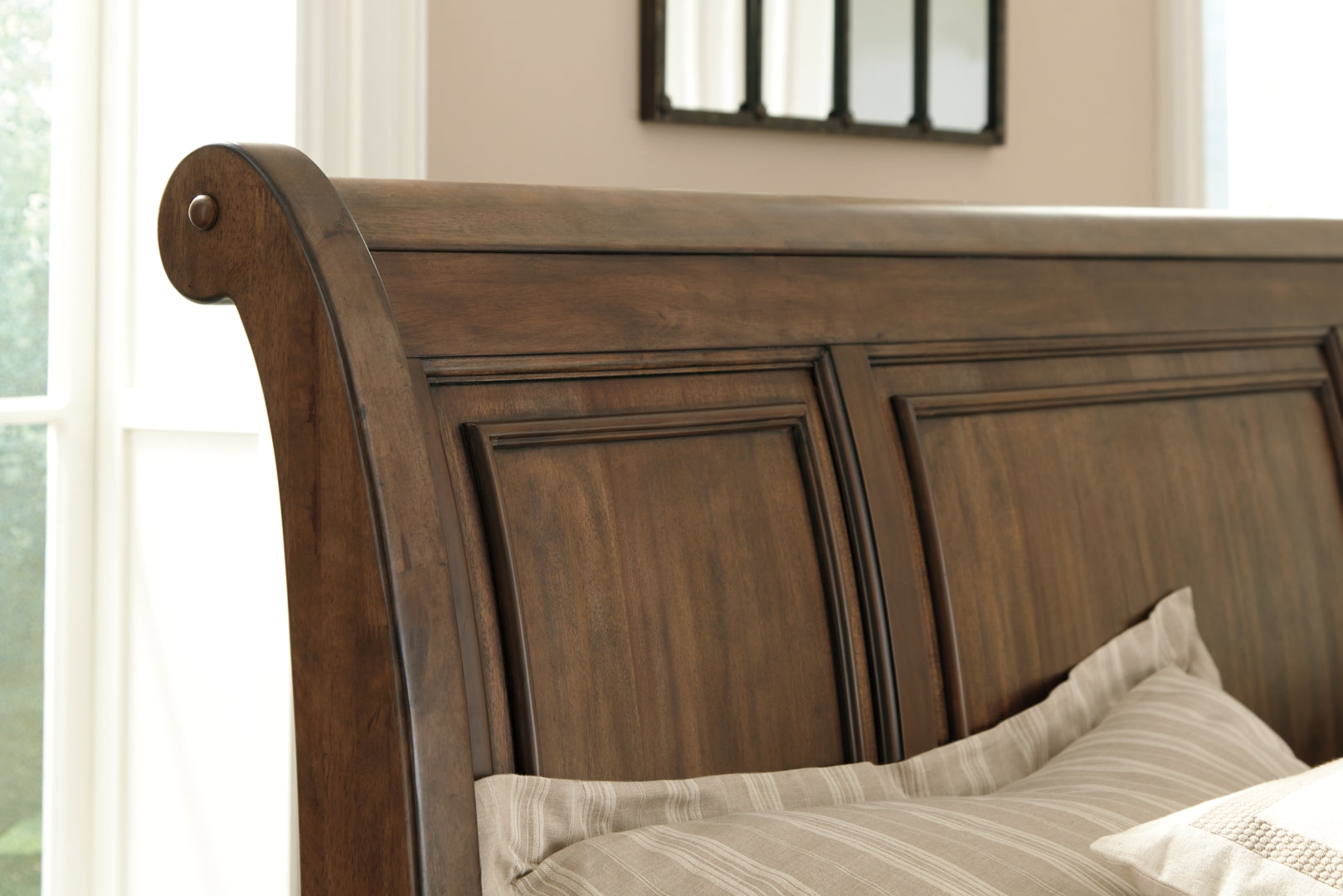 Flynnter Traditional Style Tobacco Brown Finish Bed