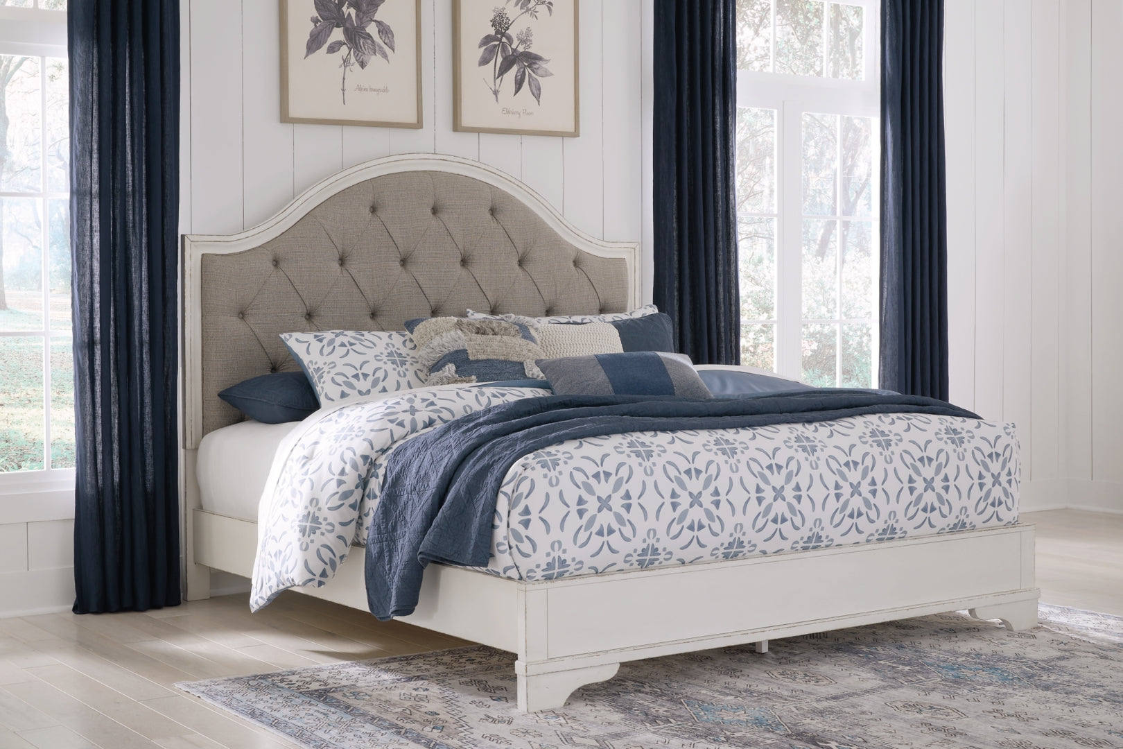 Brollyn Traditional Style Upholstered Panel Bed