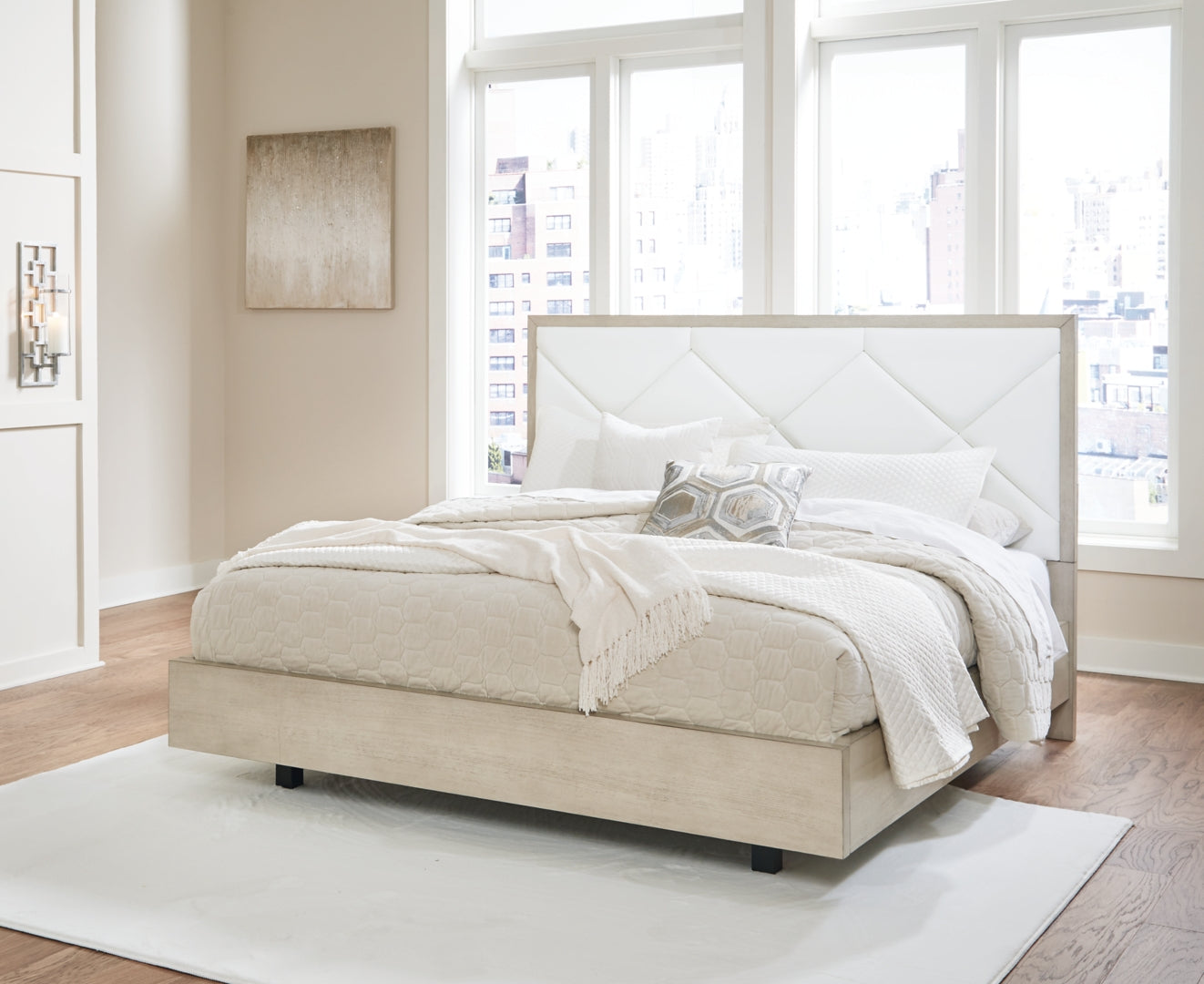 Wendora Modern & Sumptuous Look Upholstered Bed